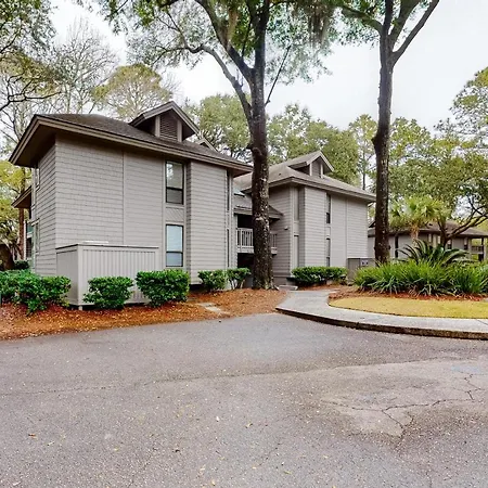 Centre Court 7832 Apartment
